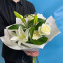 Букет из лилий и белых роз фото 2